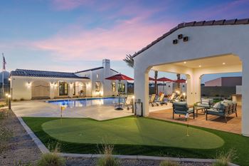 Poolside putting green area
